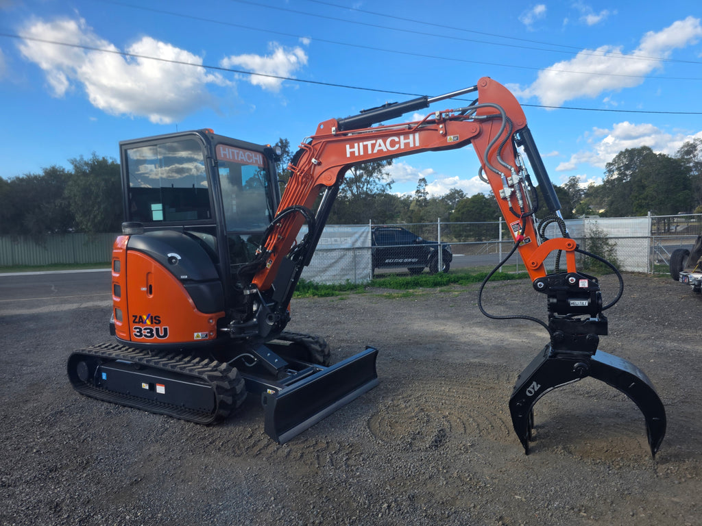 Aircon Cab Hitachi 3.3 Ton Excavator With Heli Tilt