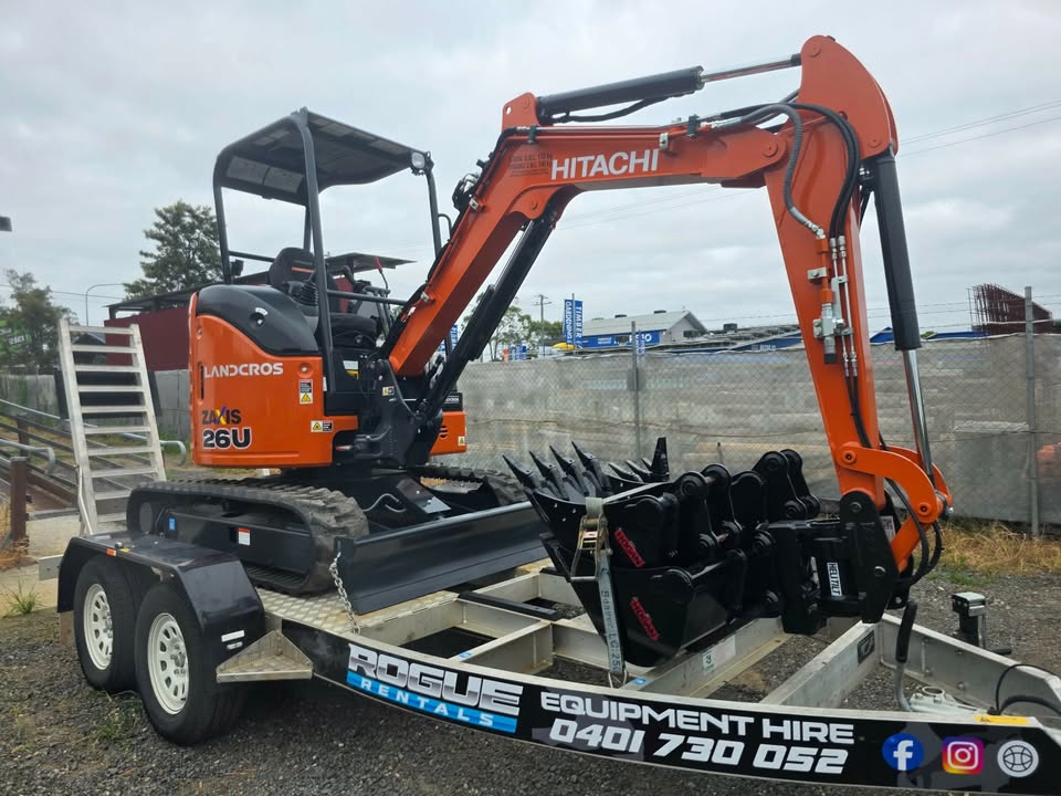 Hitachi 2.6T Excavator with Heli Tilt